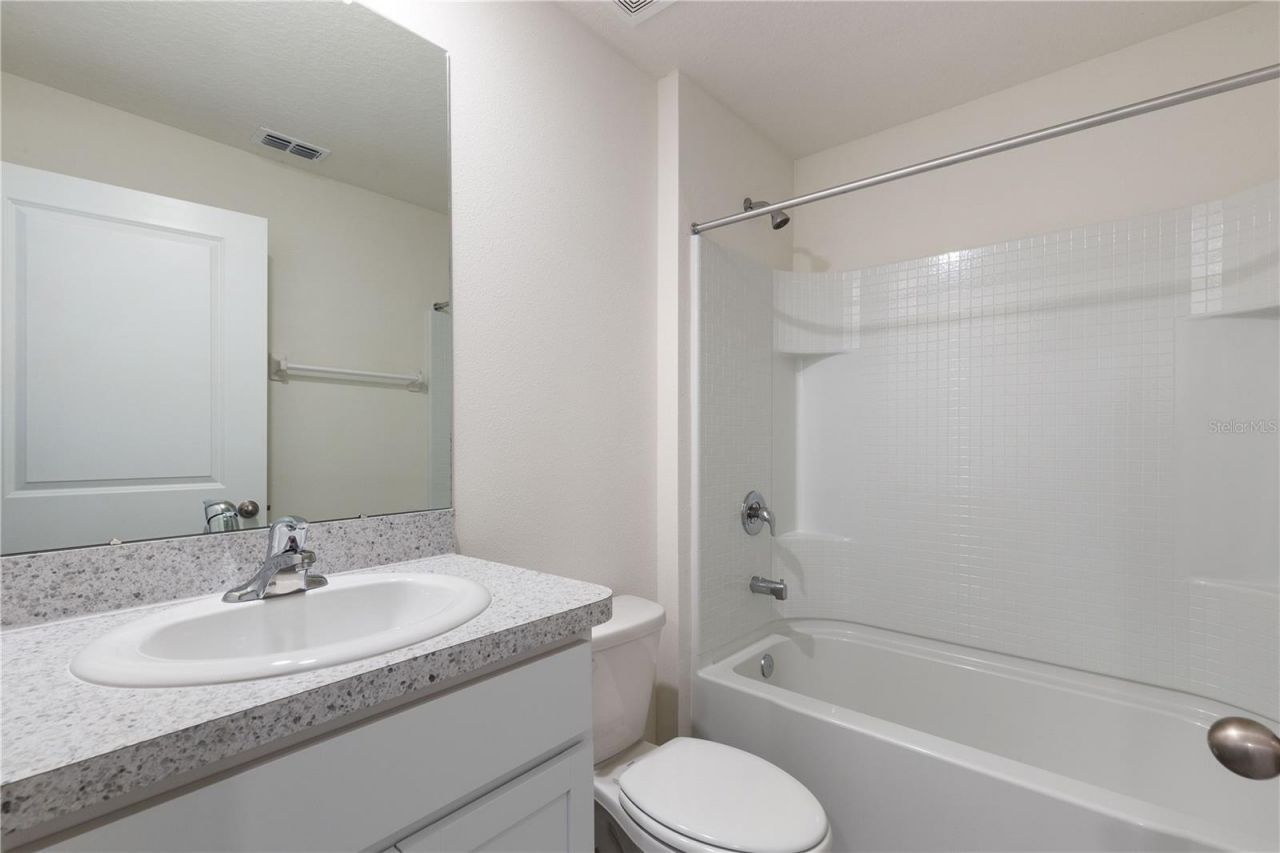 3718 Mannered Gold Avenue , Bradenton, FL 34208 Photo