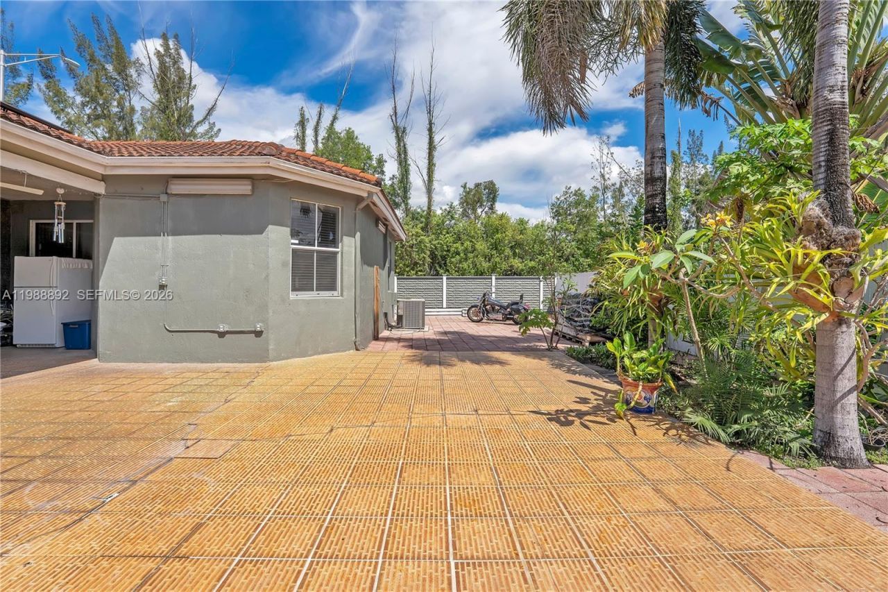 1173 NW 135th Ct , Miami, FL 33182 Photo