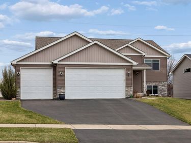 1108 Olivia Street SE, New Prague, MN 56071