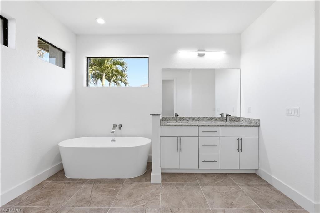 1119 NW 28th Pl , Cape Coral, FL 33993 Photo