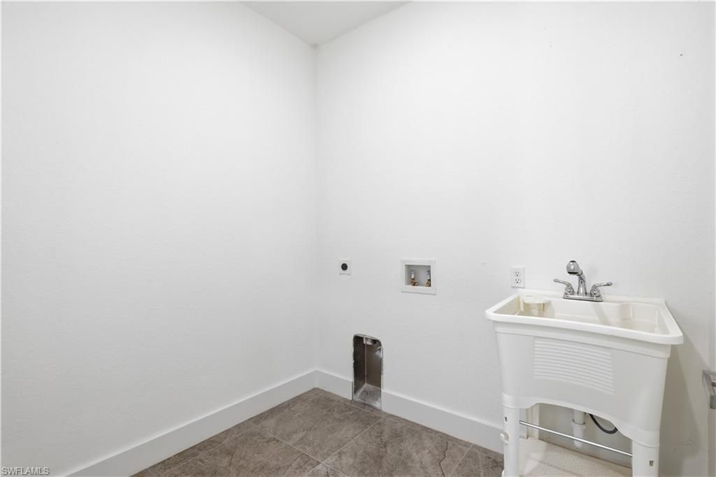 1119 NW 28th Pl , Cape Coral, FL 33993 Photo