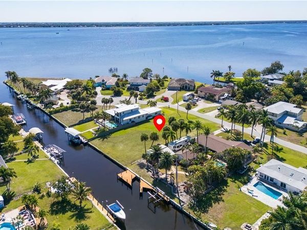 1820 Marina CIR , NORTH FORT MYERS, FL 33903