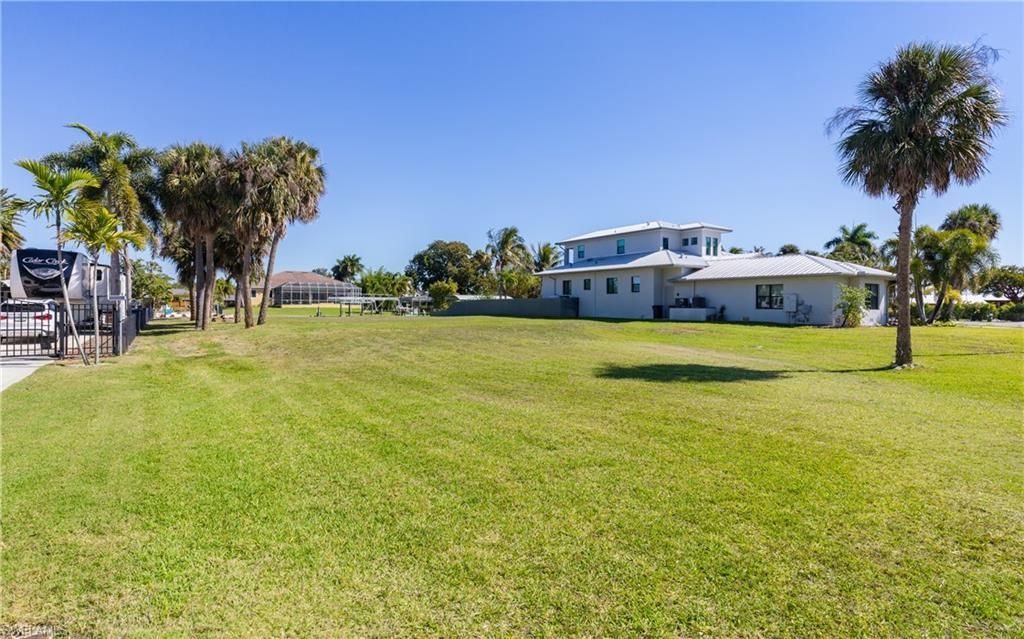 1820 Marina Cir , North Fort Myers, FL 33903 Photo