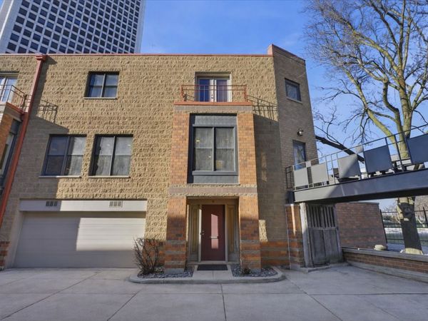 950 W Berwyn Avenue, Unit 9, Chicago, IL 60640