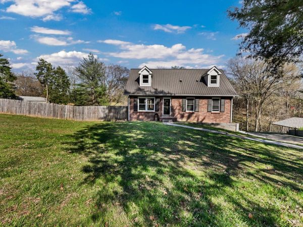 2331 Seven Mile Ferry Rd, Clarksville, TN 37040