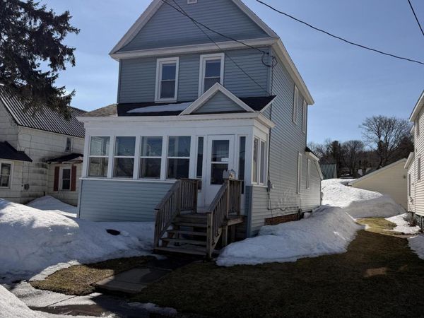 1004 John ST, Sault Ste Marie, MI 49783