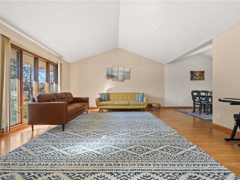 32420 Tracy Lane, Solon, OH 44139 Photo 2