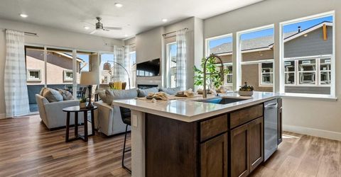 180 Silver Peak Loop, Unit 3, Carson City, NV 89701 Photo