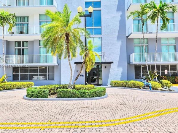2100 Van Buren St , Unit 319, Hollywood, FL 33020