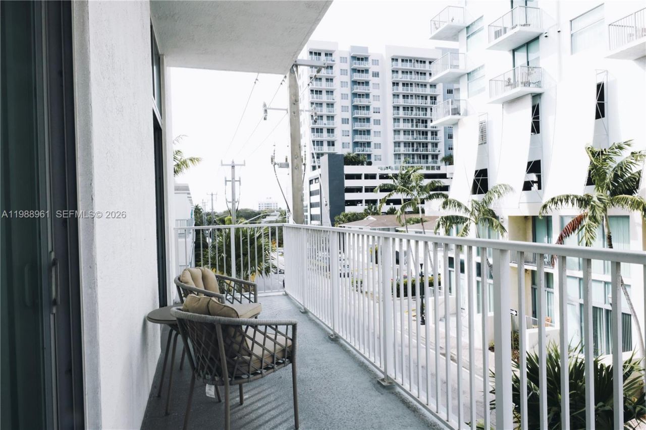 2100 Van Buren St , Unit 319, Hollywood, FL 33020 Photo