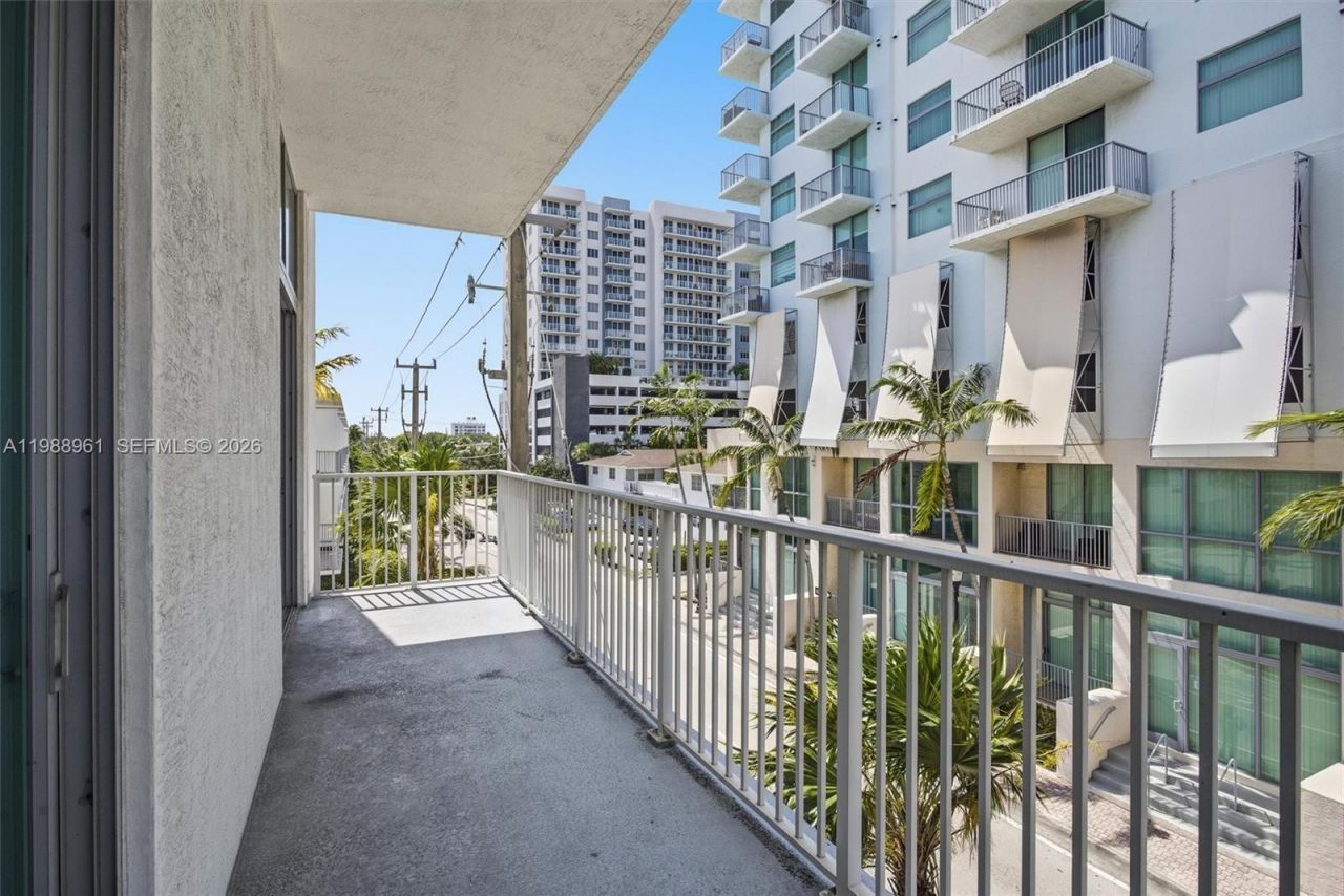 2100 Van Buren St, Unit 319, Hollywood, FL 33020 Photo