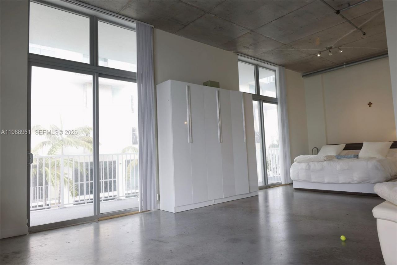 2100 Van Buren St , Unit 319, Hollywood, FL 33020 Photo