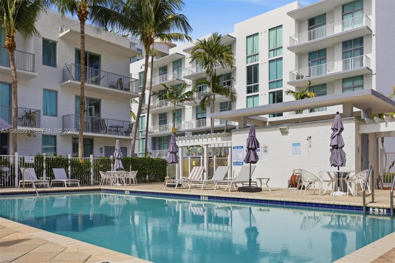 2100 Van Buren St, Unit 319, Hollywood, FL 33020 Photo