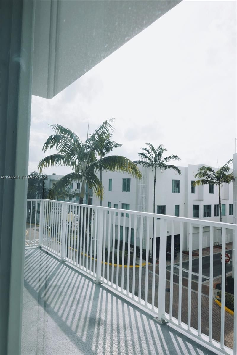 2100 Van Buren St , Unit 319, Hollywood, FL 33020 Photo