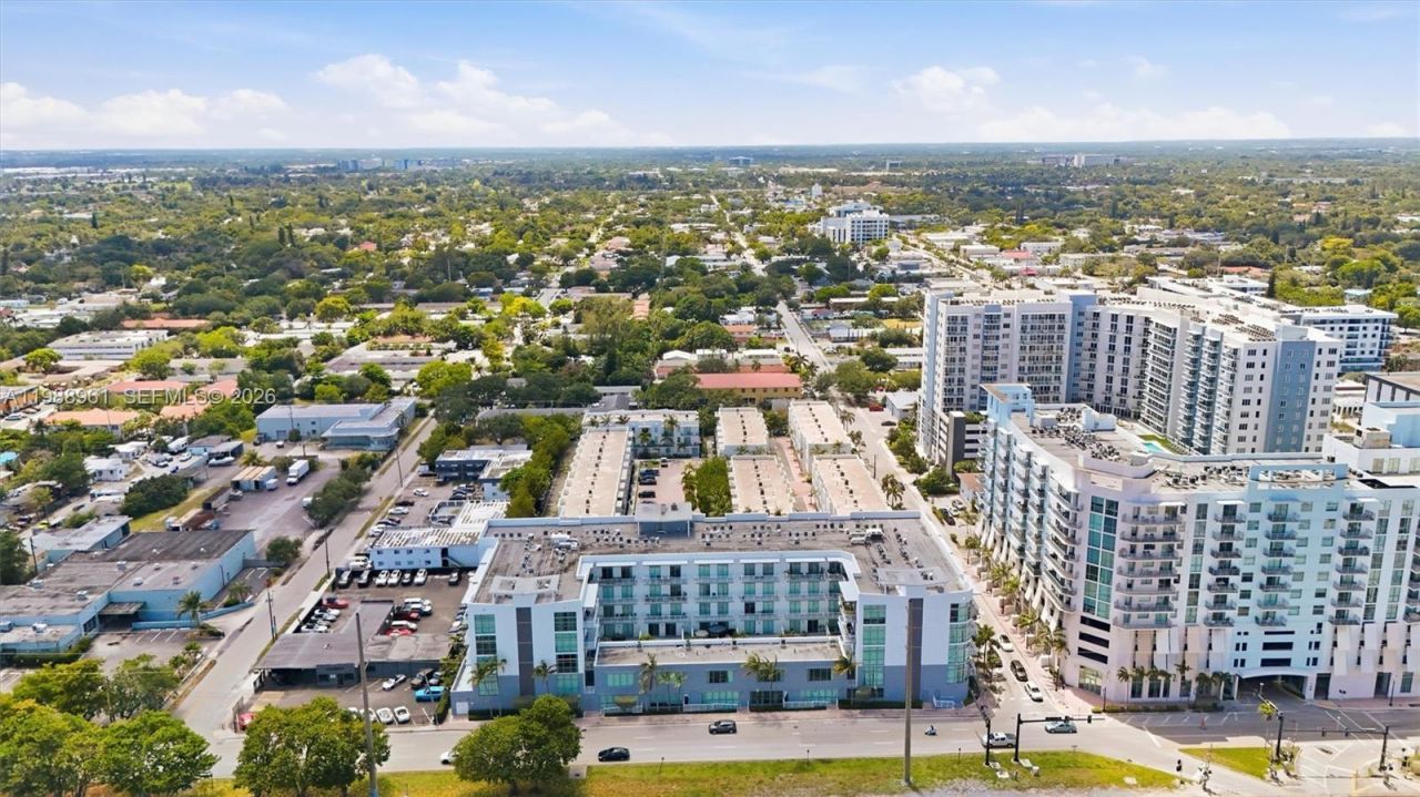 2100 Van Buren St, Unit 319, Hollywood, FL 33020 Photo