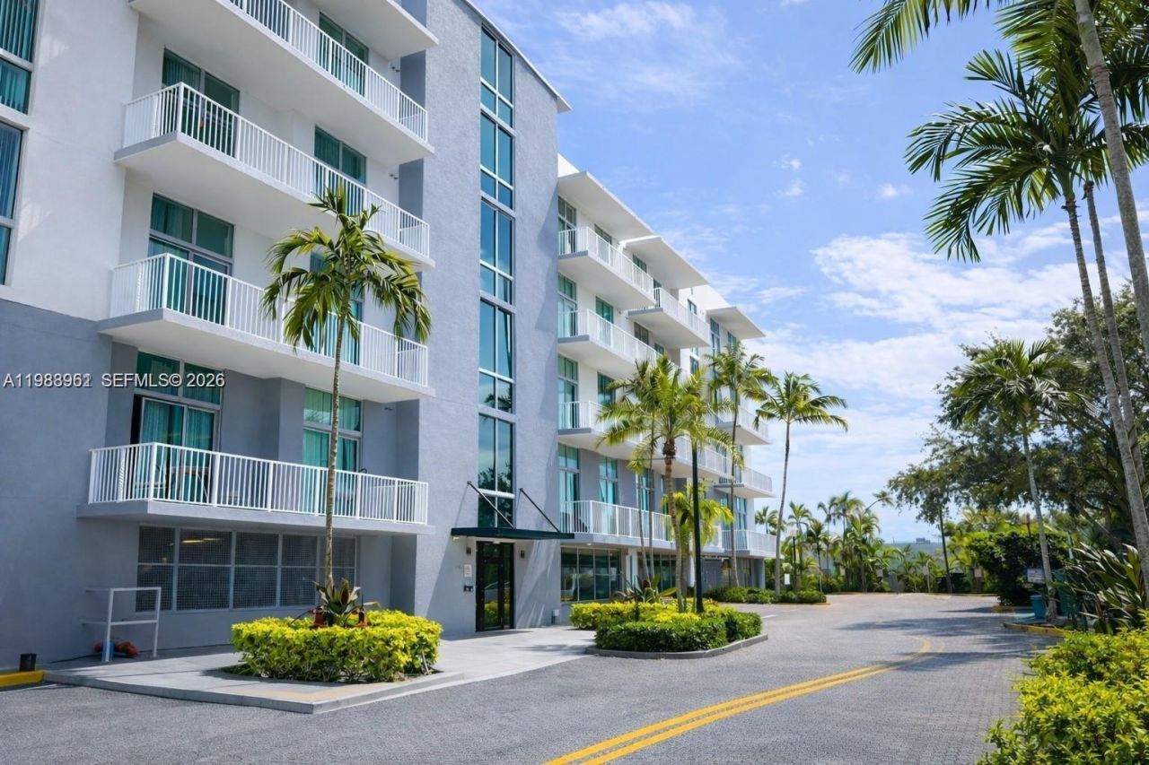 2100 Van Buren St , Unit 319, Hollywood, FL 33020 Photo