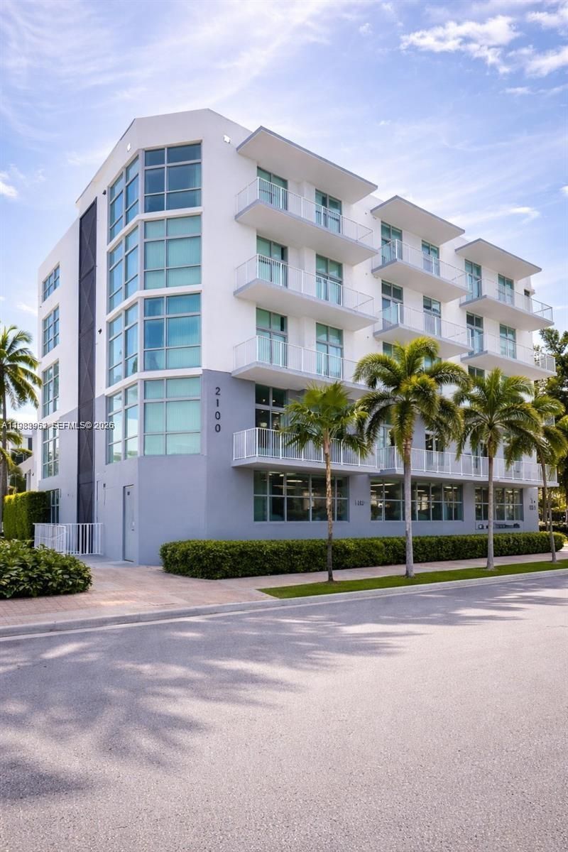 2100 Van Buren St , Unit 319, Hollywood, FL 33020 Photo