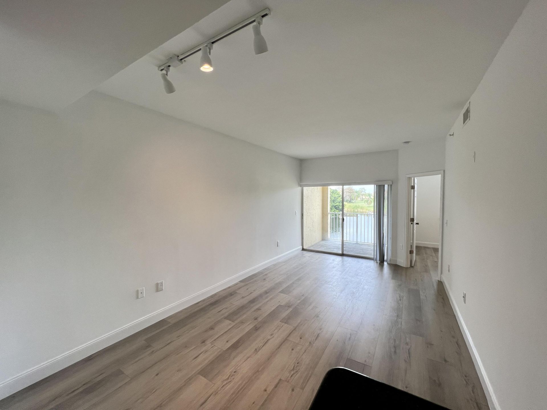 2040 Greenview Shores Boulevard, Unit 214, Wellington, FL 33414 Photo