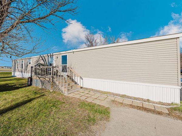 206 8th Street NW, Dilworth, MN 56529