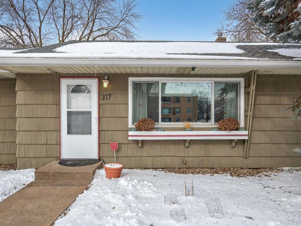 317 Snelling Avenue S, Saint Paul, MN 55105