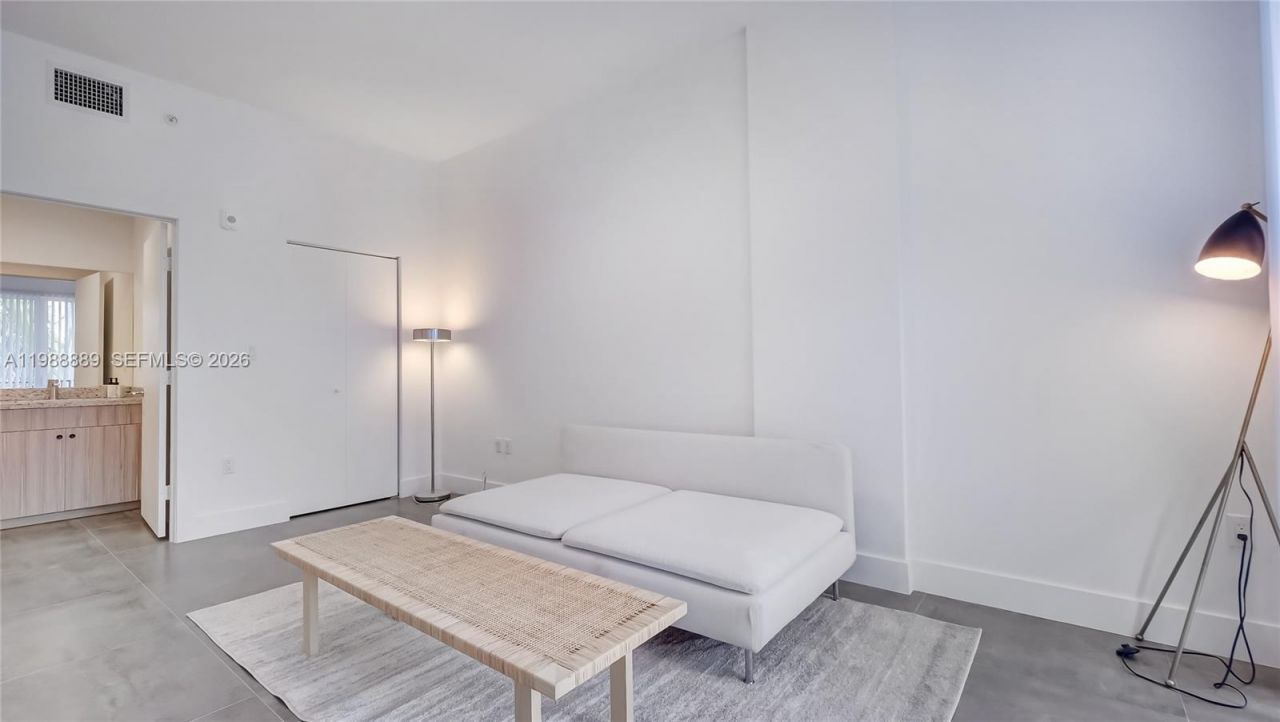 2010 SW 25th Ter , Unit 404, Miami, FL 33133 Photo