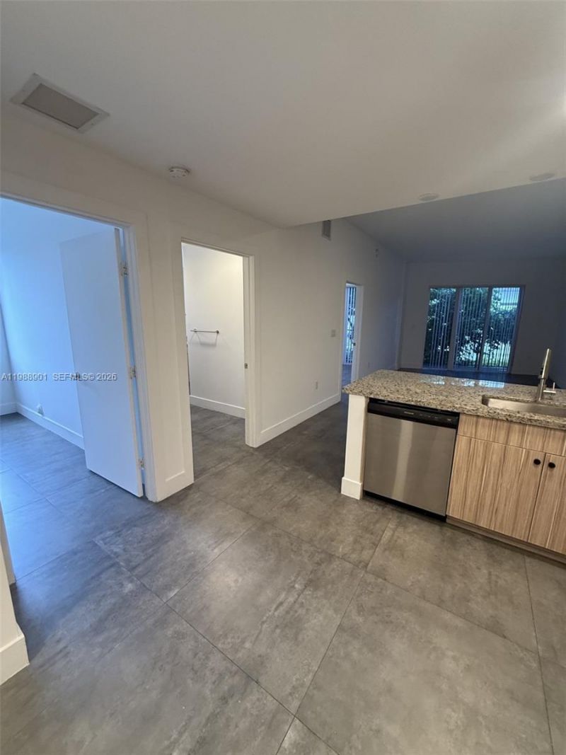 2010 SW 25th Ter , Unit 205, Miami, FL 33133 Photo