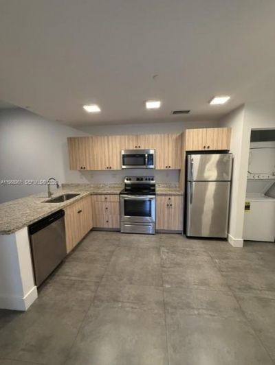 2010 SW 25th Ter , Unit 205, Miami, FL 33133 Photo