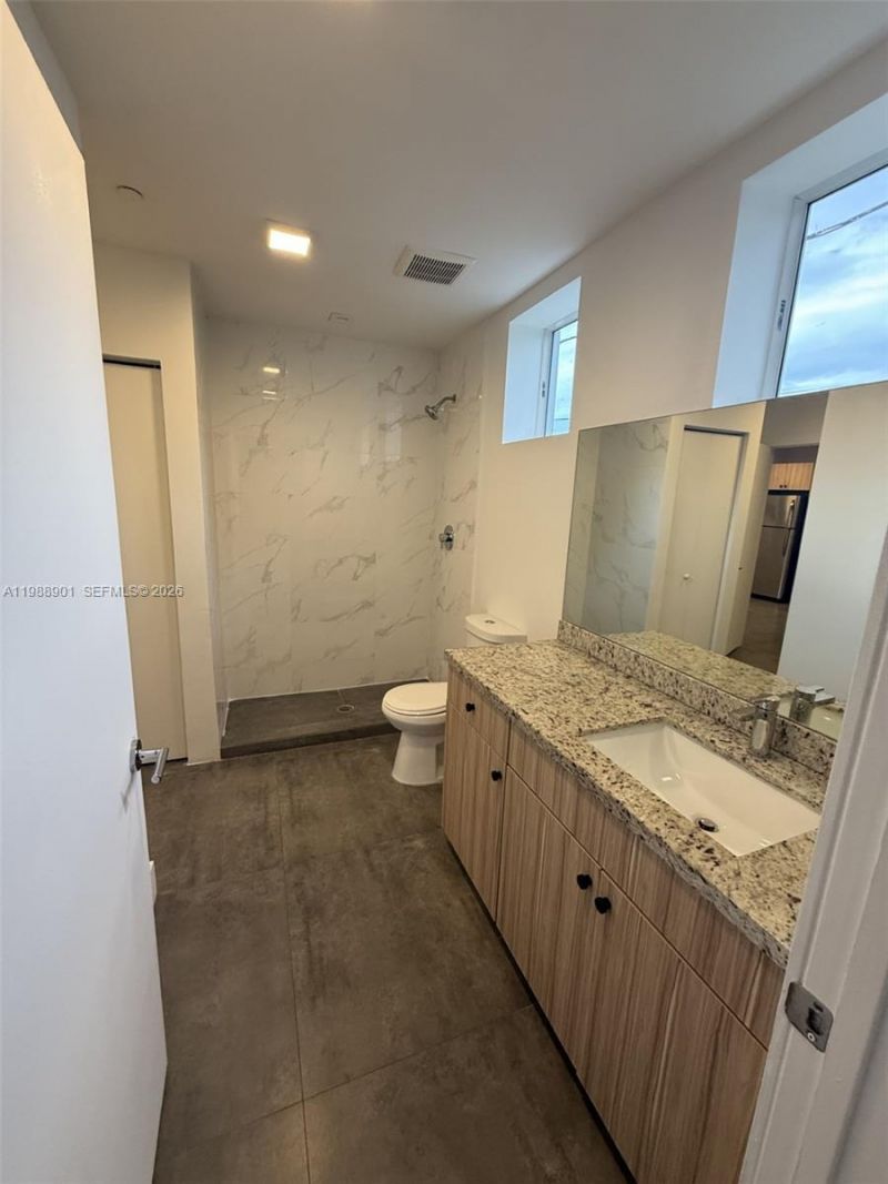 2010 SW 25th Ter , Unit 205, Miami, FL 33133 Photo