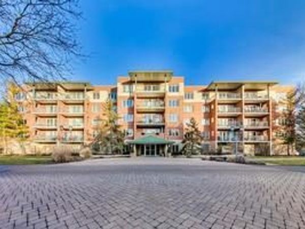 3850 W Bryn Mawr Avenue, Unit 301, Chicago, IL 60659