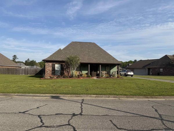 38583 Redbud Ln, Denham Springs, LA 70706