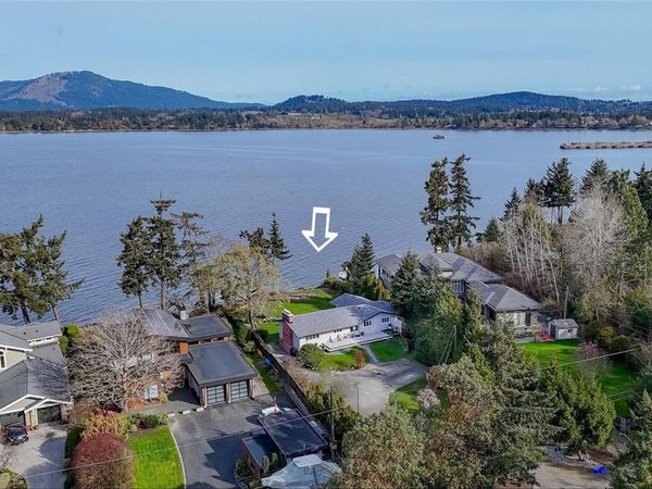 9760 Glynnwood Park Rd, North Saanich, BC V8L 5H4