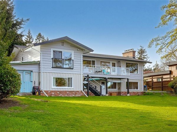 9760 Glynnwood Park Rd, North Saanich, BC V8L 5H4