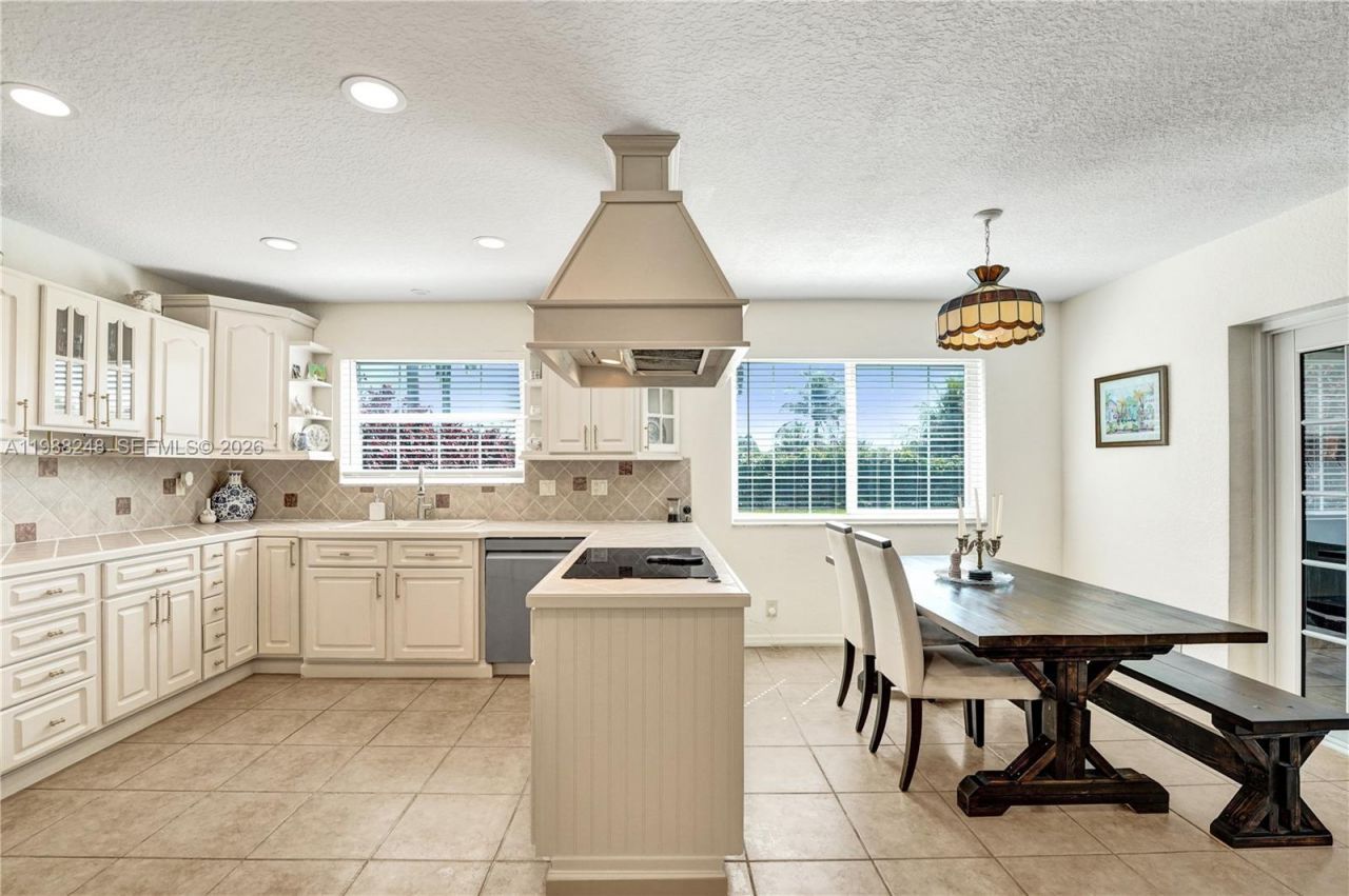 4701 SW 110th Ave, Davie, FL 33328 Photo