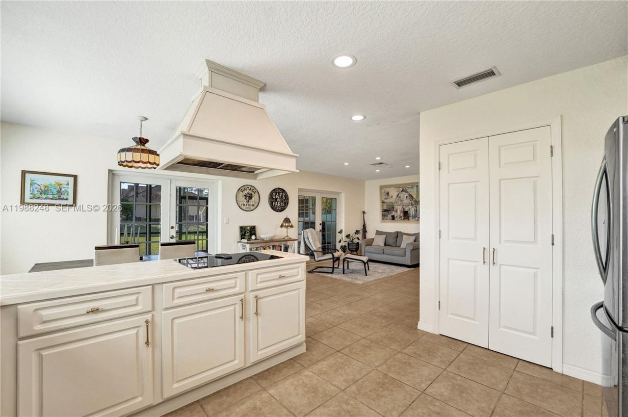 4701 SW 110th Ave, Davie, FL 33328 Photo