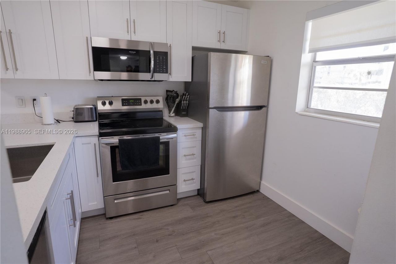 2800 NW 47th Ter, Unit 103B, Lauderdale Lakes, FL 33313 Photo