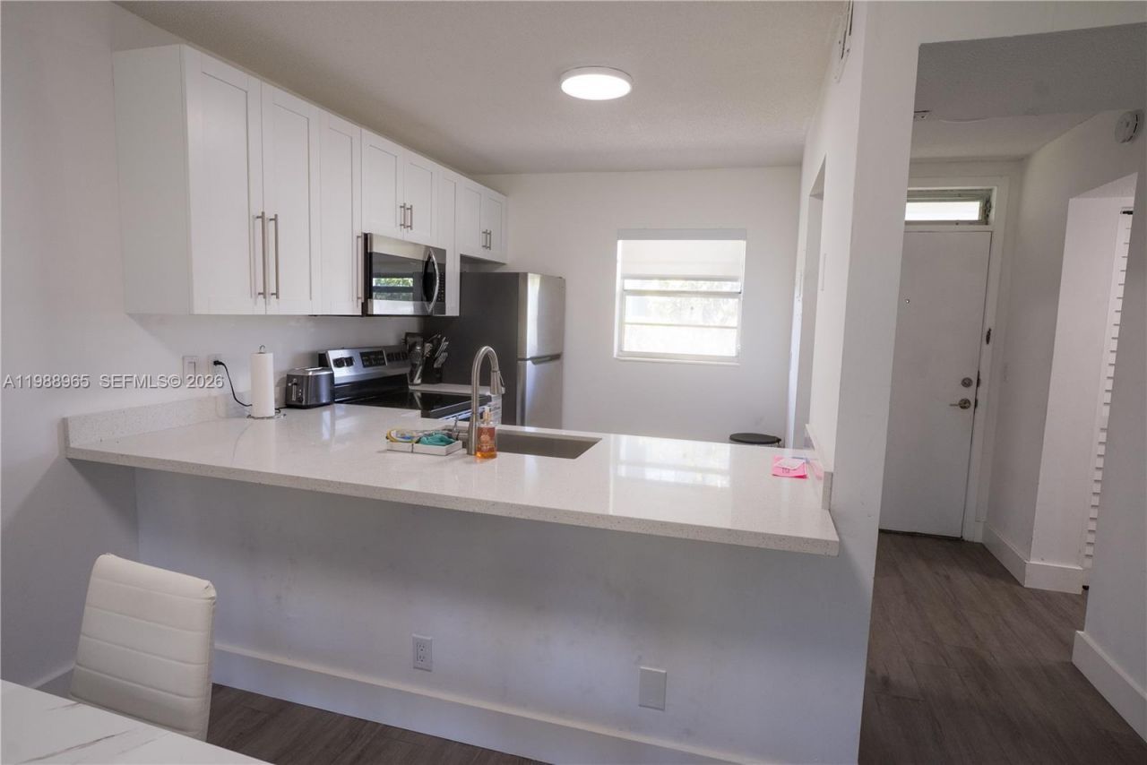 2800 NW 47th Ter, Unit 103B, Lauderdale Lakes, FL 33313 Photo