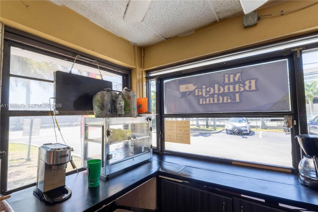 10550 NW 77 Ct, Hialeah Gardens, FL 33016 Photo