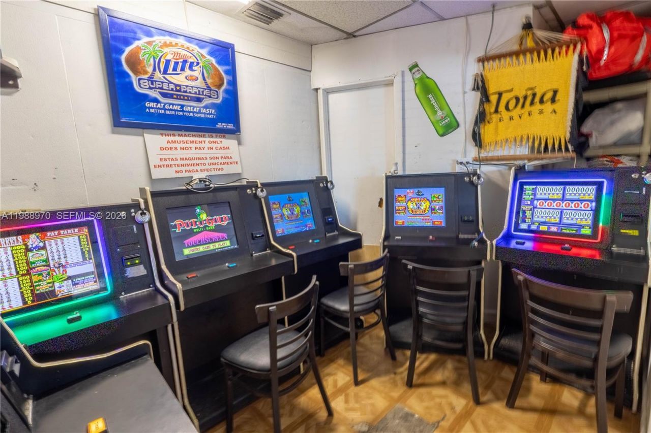 10550 NW 77 Ct, Hialeah Gardens, FL 33016 Photo