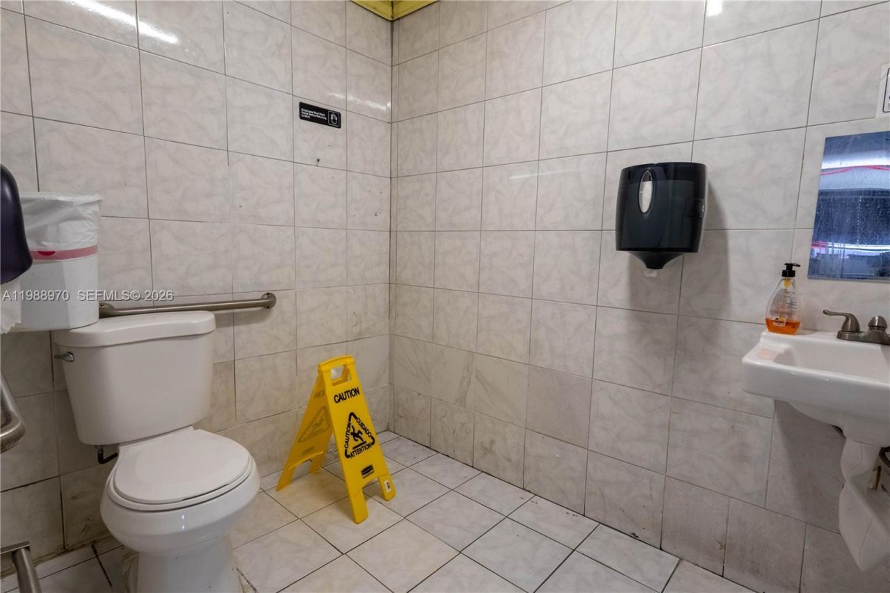 10550 NW 77 Ct, Hialeah Gardens, FL 33016 Photo