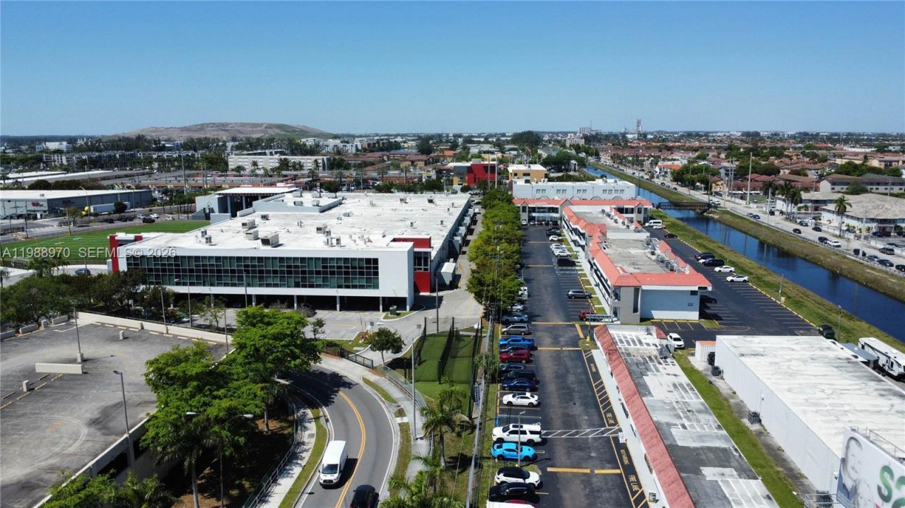 10550 NW 77 Ct, Hialeah Gardens, FL 33016 Photo