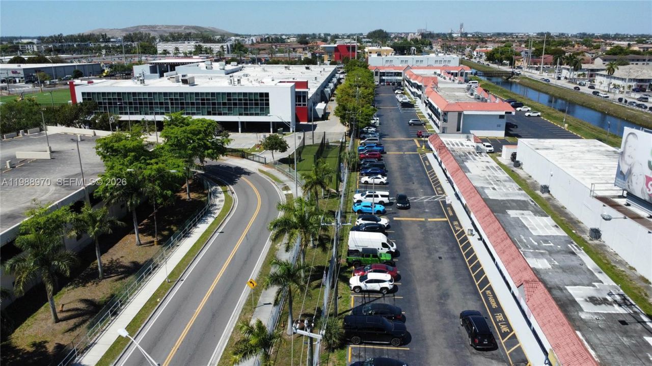 10550 NW 77 Ct, Hialeah Gardens, FL 33016 Photo