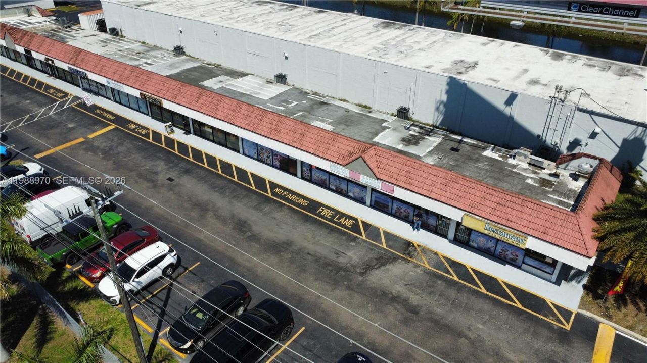 10550 NW 77 Ct, Hialeah Gardens, FL 33016 Photo