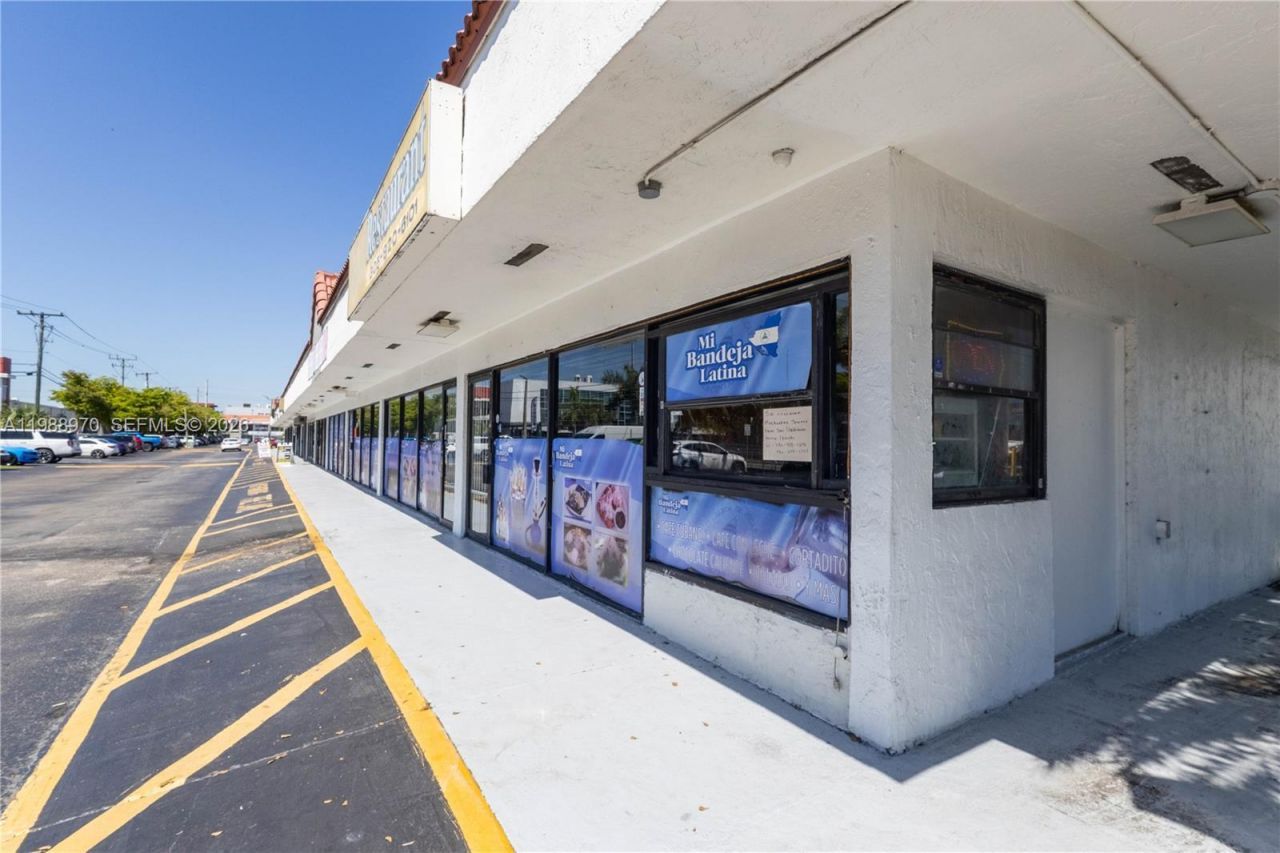 10550 NW 77 Ct, Hialeah Gardens, FL 33016 Photo