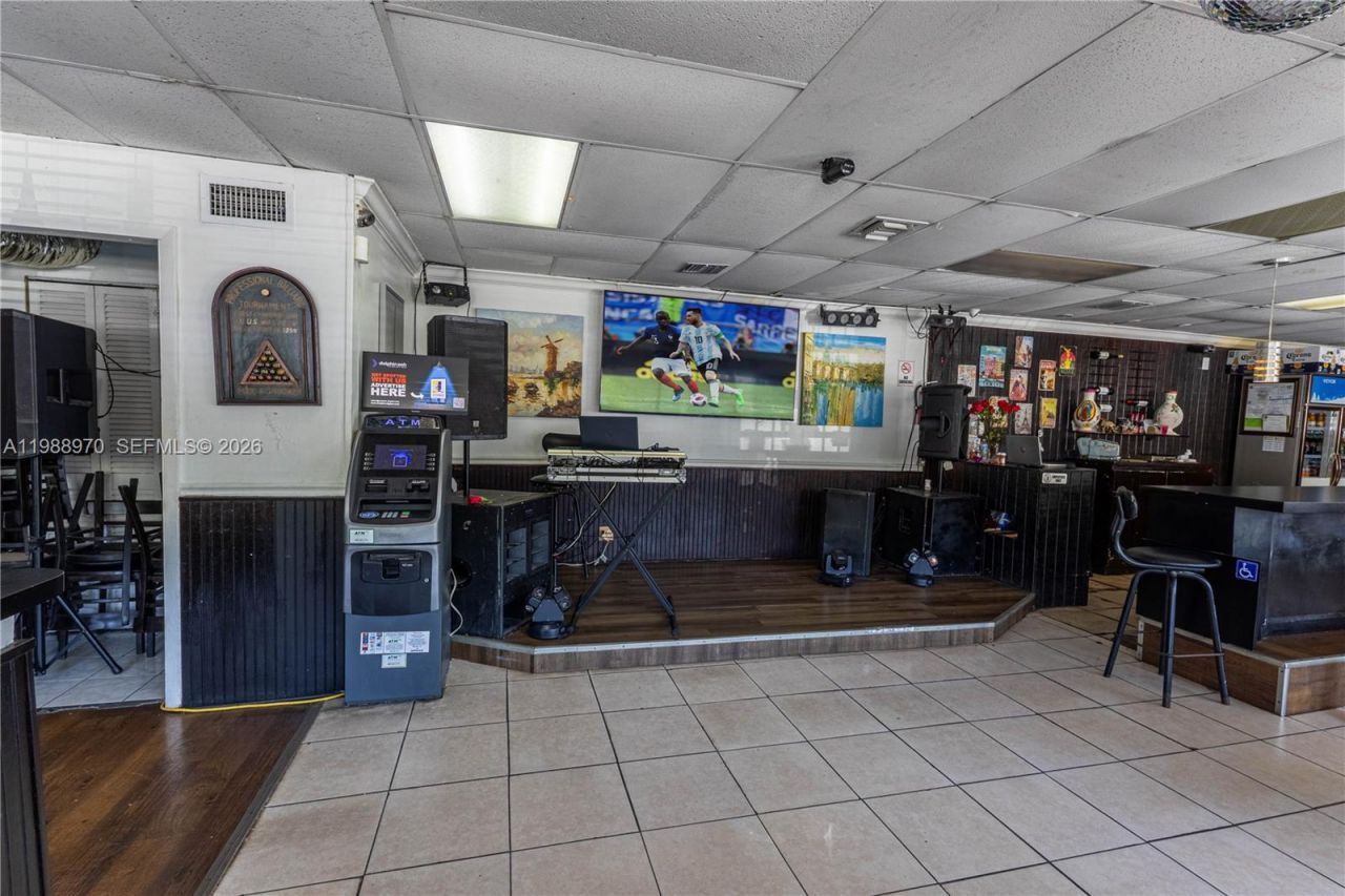 10550 NW 77 Ct, Hialeah Gardens, FL 33016 Photo