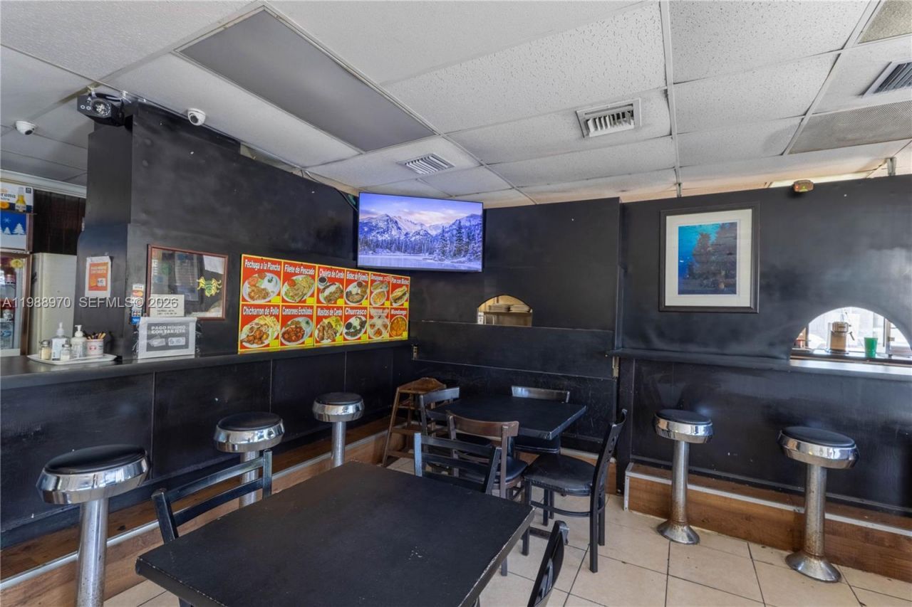 10550 NW 77 Ct, Hialeah Gardens, FL 33016 Photo