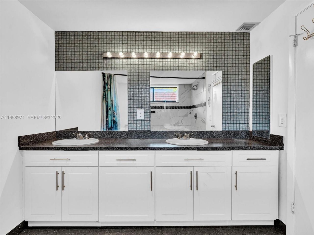 770 NE 199th St, Unit 204F, Miami, FL 33179 Photo