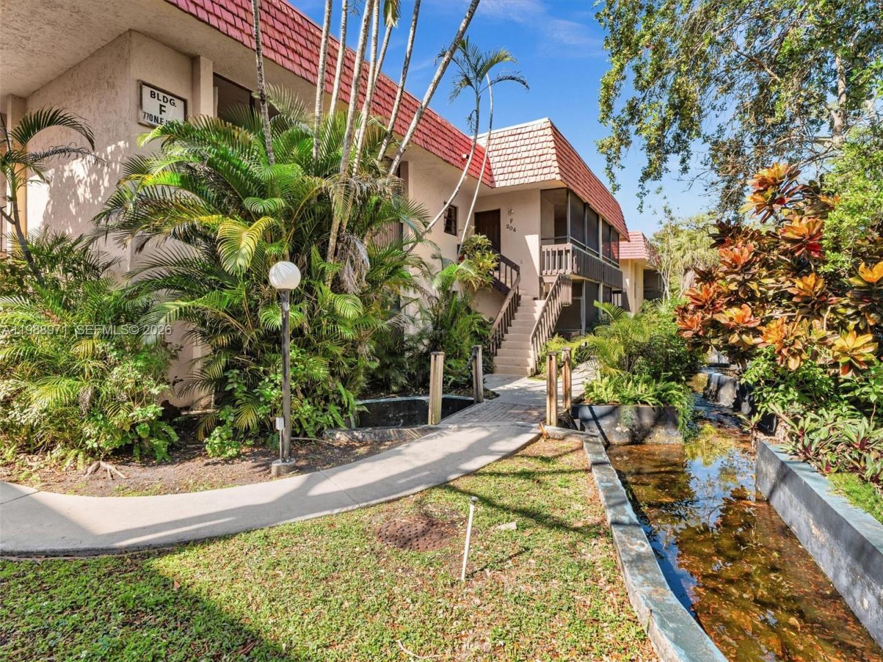 770 NE 199th St, Unit 204F, Miami, FL 33179 Photo