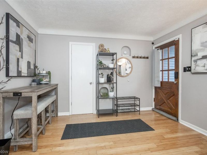 370 Taft Avenue, Bedford, OH 44146 Photo 2