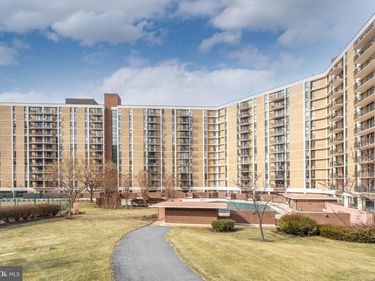 6800 FLEETWOOD ROAD, Unit 818, MCLEAN, VA 22101