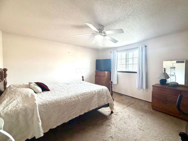 2215 Noe Bixby Road, Columbus, OH 43232 Photo 14